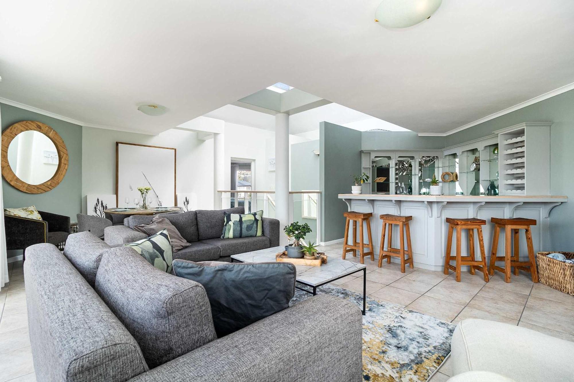 Apartment 3 Bedroom Family Beach Club, Houtbay, Cape Town, South Africa