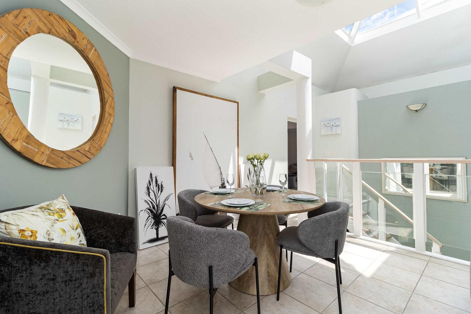 Apartment 3 Bedroom Family Beach Club, Houtbay, Cape Town, South Africa *