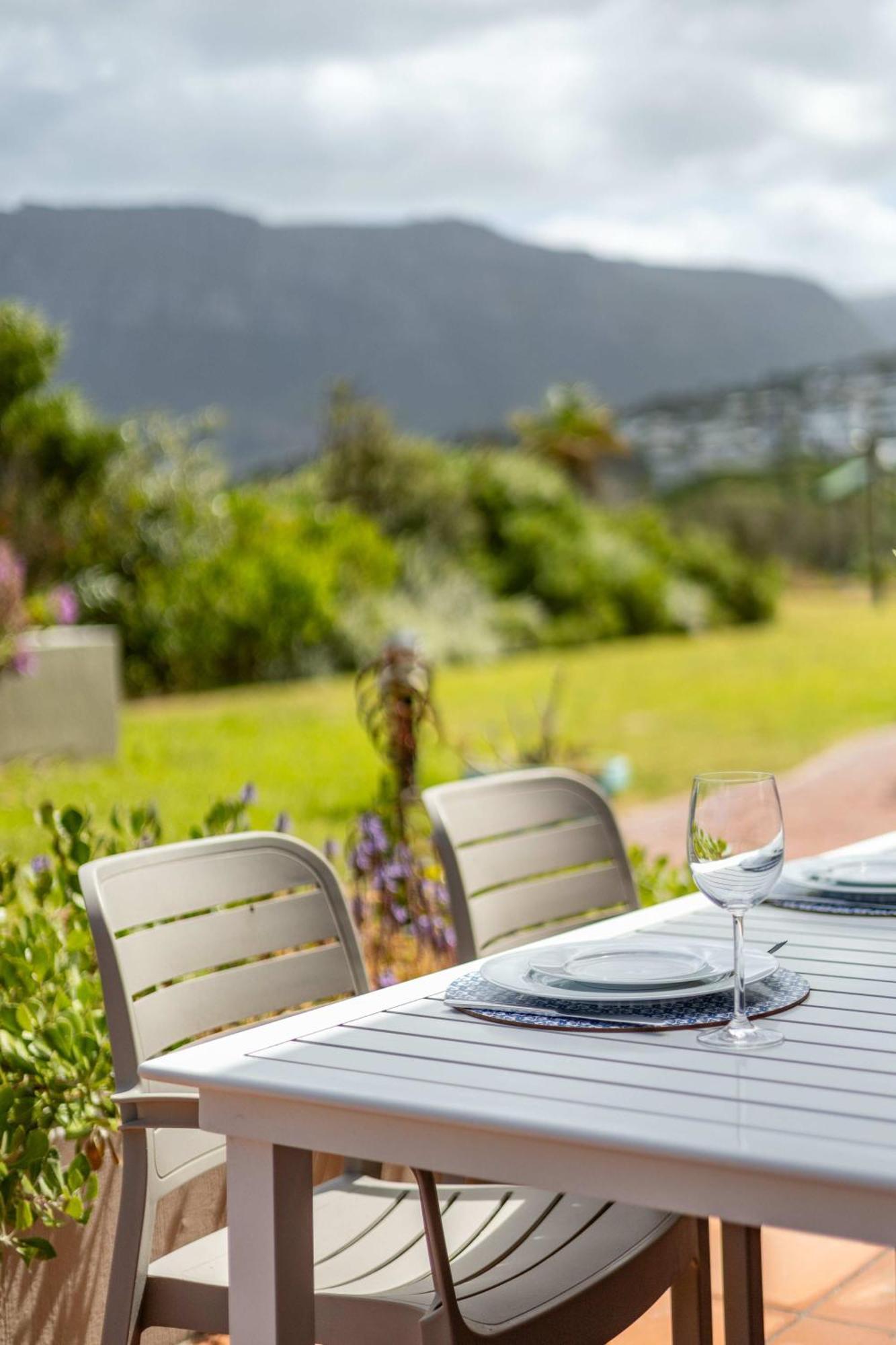 Apartment 3 Bedroom Family Beach Club, Houtbay, Cape Town, South Africa Cape Town