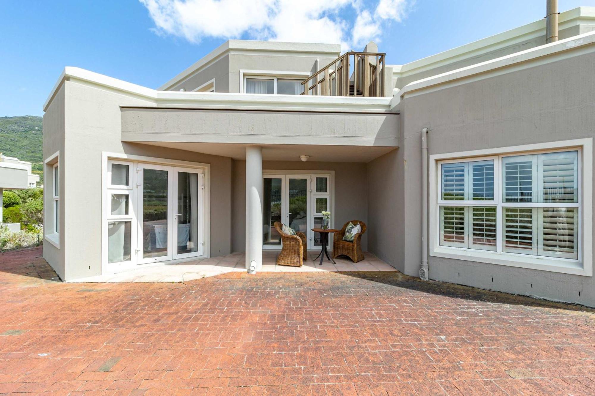 3 Bedroom Family Beach Club, Houtbay, Cape Town, South Africa Apartment *